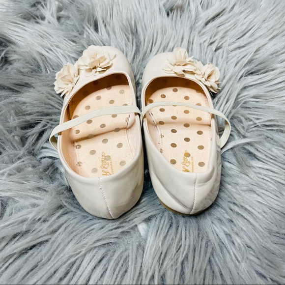 Self esteem glossy tan girls dress shoes - Picture 7 of 7